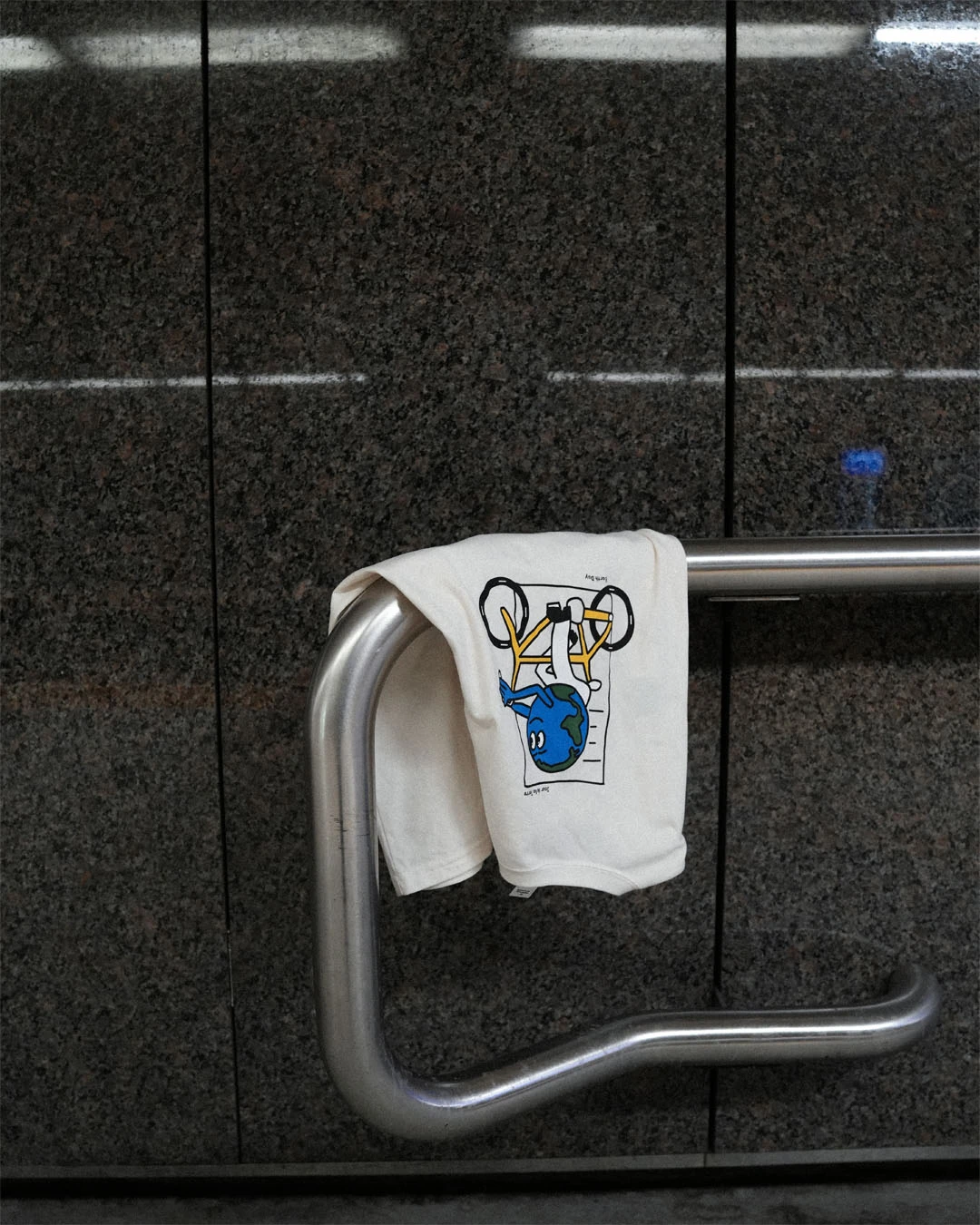 Happy Tee detail